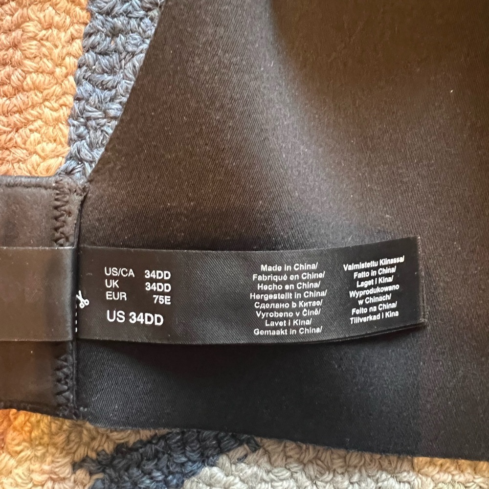 DKNY wireless bras size 34DD - Picture 5 of 5